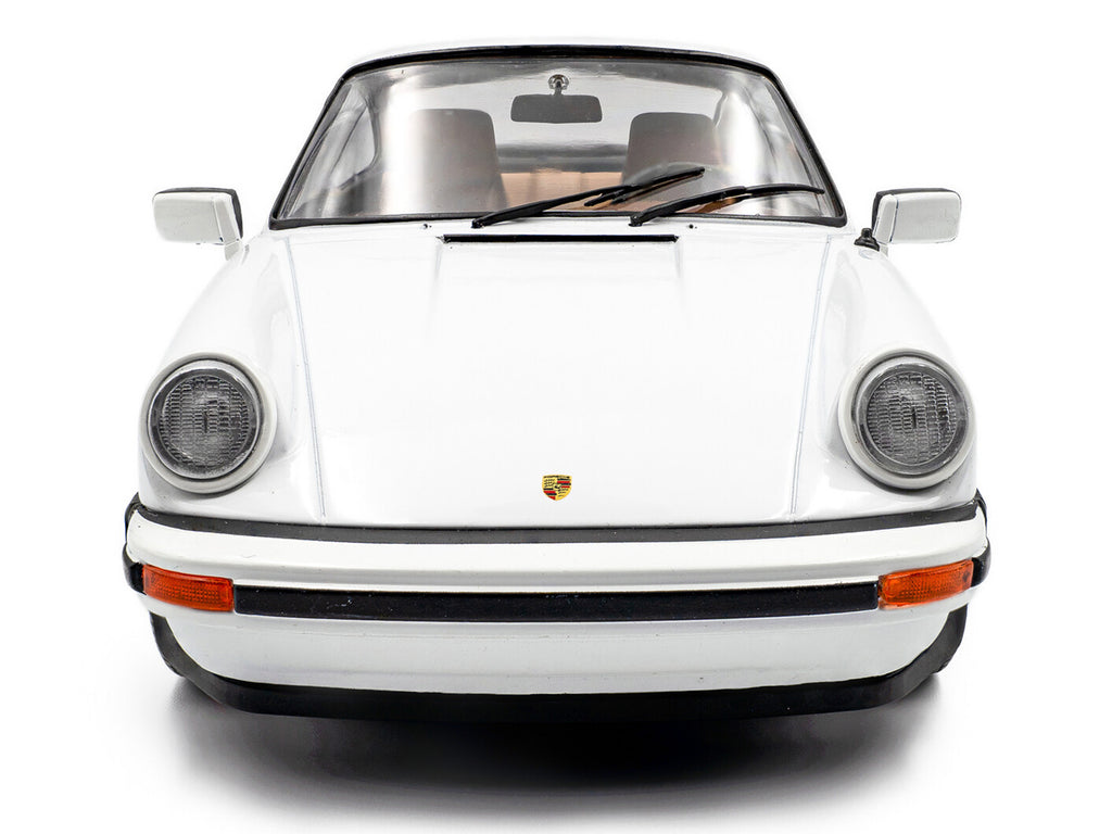 1974 Porsche 911 (930) 3.0 SC Grand Prix White 1/18 - Image 5