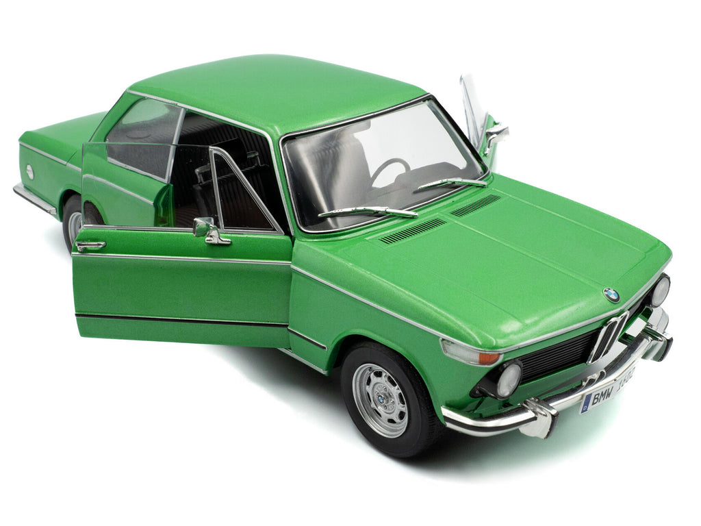 1971 BMW 1602 Taiga Green Metallic 1/18 - Image 2