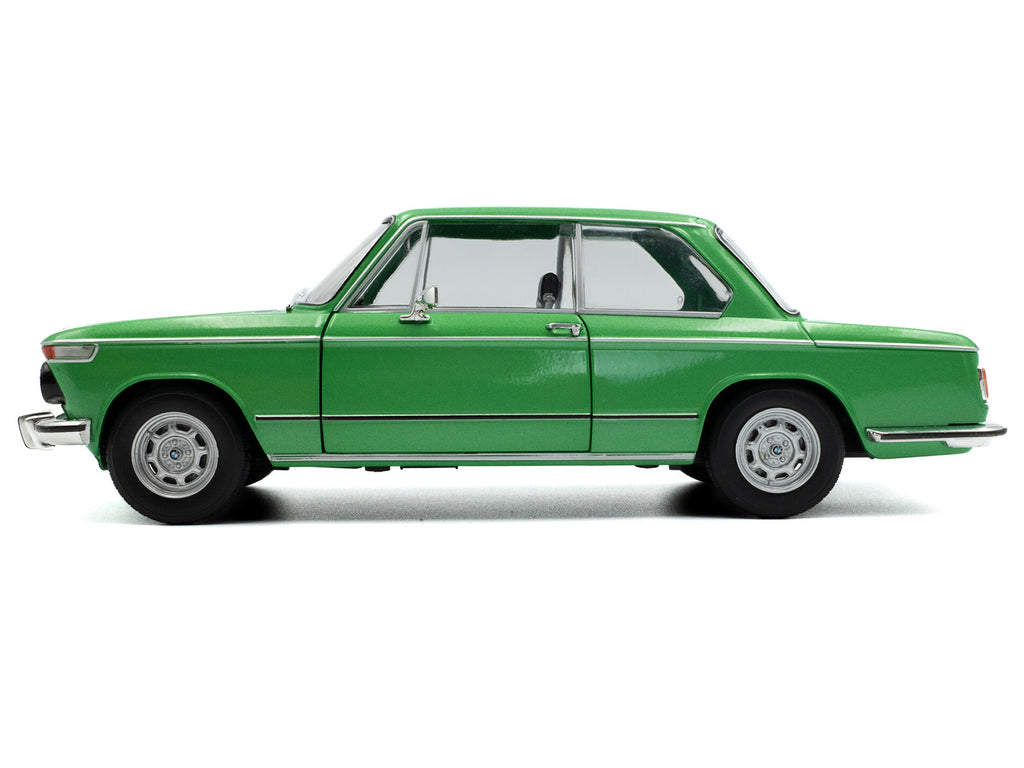 1971 BMW 1602 Taiga Green Metallic 1/18 - Image 3