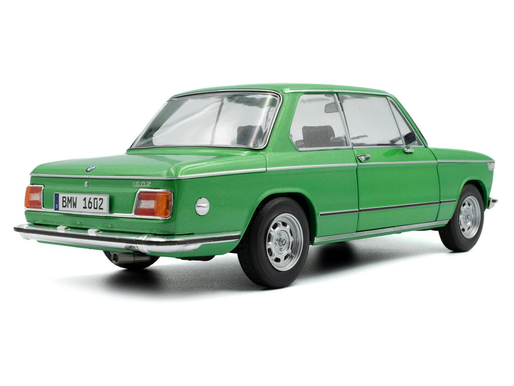 1971 BMW 1602 Taiga Green Metallic 1/18 - Image 4